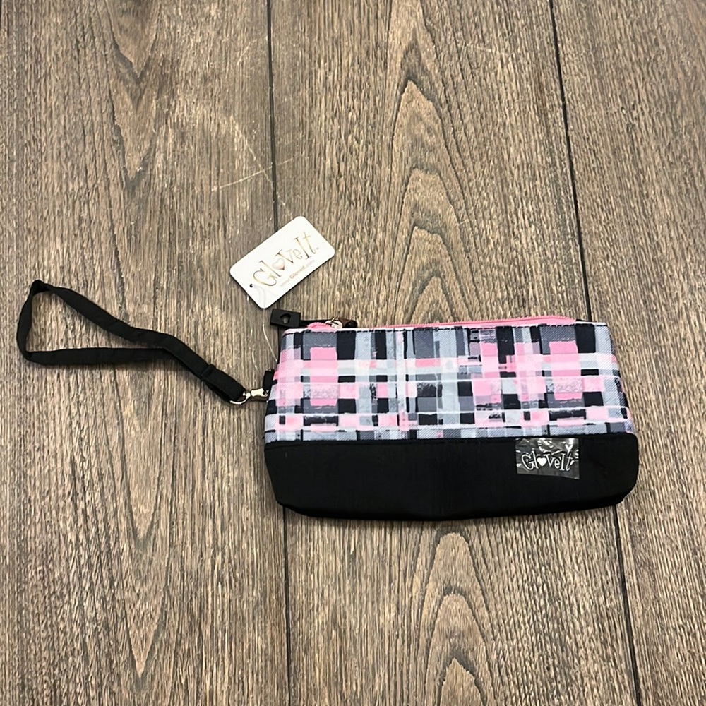 NWT Glove It Wristlet